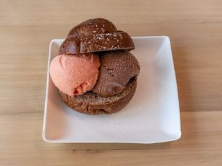 Brioche siciliana con gelato