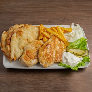 Pileći file i pomfrit