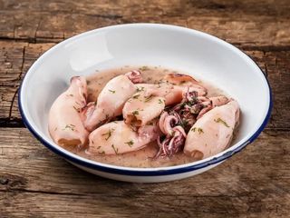 Кальмар бебі в часниковому соусі (200g)