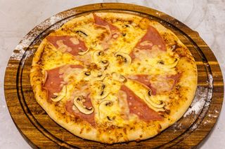 Pizza Prosciutto Cotto e Funghi