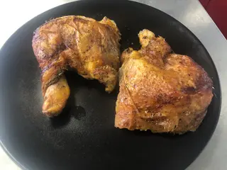 1/2 Pollo De Muslos