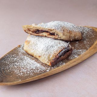 Pita sa šljivama 150 grama