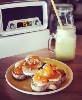 Torrada de Queijo Fresco Doce de Abóbora e Nozes