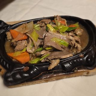 85 Anatra con verdure saltate alla piastra