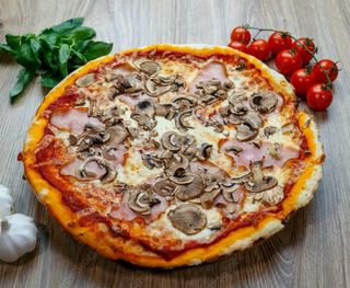 Пица Прошуто крудо (500г)