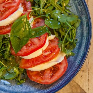 ENSALADA CAPRESE DE BÚFALA