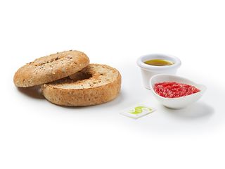 Bagel De Cereales Con Tomate