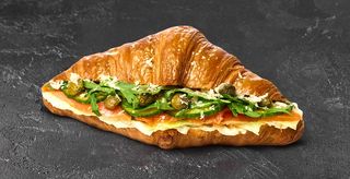 Croissant Francuski Z Łososiem i Kaparami