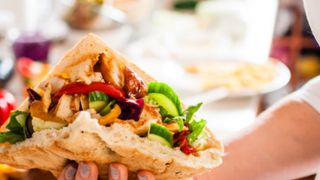 Kebab w bułce samo mięso - Mały