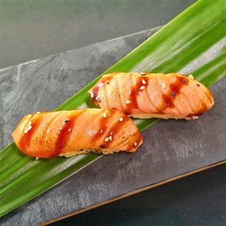 522. Nigiri Salmón Tostado