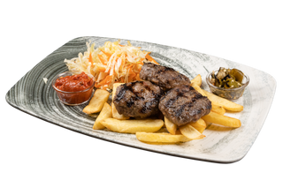 Домашни пържени кюфтенца с вкусна гарнитура (350г)