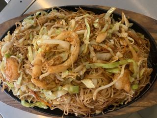 38. Ми-Фен с морски деликатеси (700г)