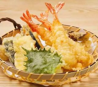 18. Tempura misti 混合天妇罗蔬菜炸虾