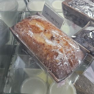 Cake Fruits Secs 6 -8 Pax