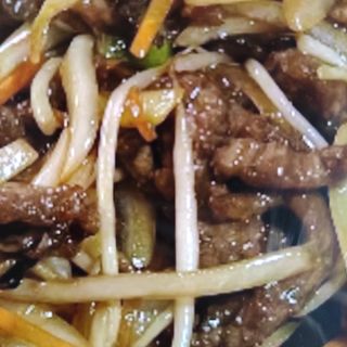 ternera con verduras variadas