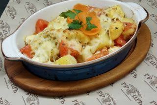 Бай Грошъ със сирене