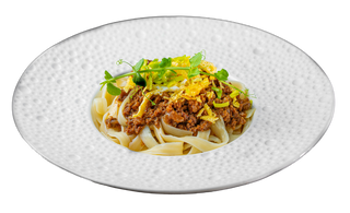 090. Noodles cinesi al ragù