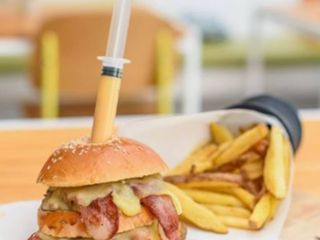 BURGER HAKUNA CHEESE BACON
