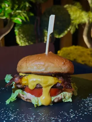 Juneći burger 