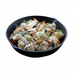 Pollo con bambú y setas chinas