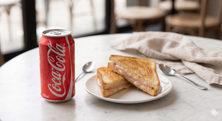 Bikini Y Coca-Cola Sabor Original lata 330ml.