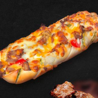 Bagietka czosnkowa z wołowiną