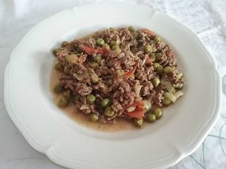 Ragoût de Petits Pois avec Viande Hachée
