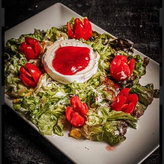Ensalada De Queso De Cabra