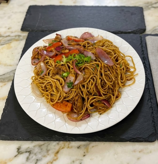 Tallarín Saltado de Pollo