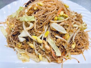 Fideos Fritos con carne y verduras 