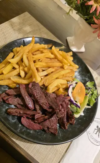 PASTRAMA CU CARTOFI