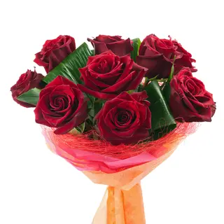 Buchet cu 9 trandafiri roșii și frunze Aspidistra