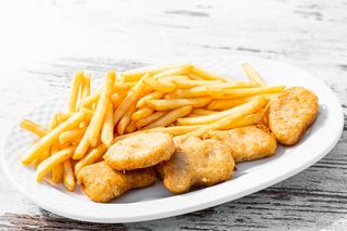 4 Nuggets + Patatas