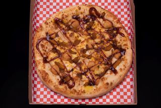 Pizza Explosión de Pollo by Rooster Bite (Mediana)