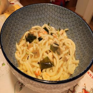 Pasta Udon Al Curry Pollastre I Gambes