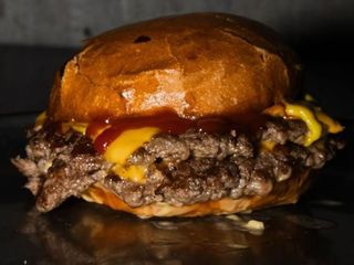 Smash hamburger (220g)