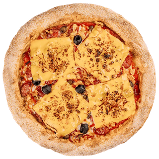 Піца з ковбасками і чеддером фламбе