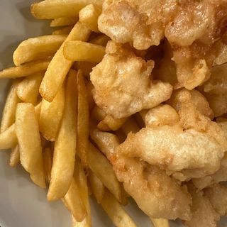 pollo fritti e patate fritti 