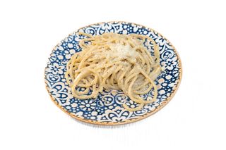 Bucatini (pasta fresca) cacio e pepe