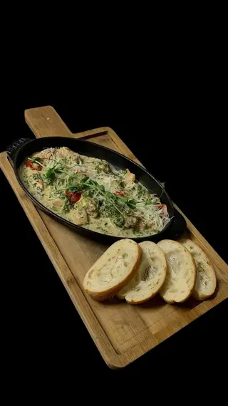 Пательня з курятиною (340/45 г)
