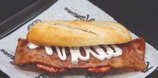 Ramoncito de lomo adobado horno con mayo bacon