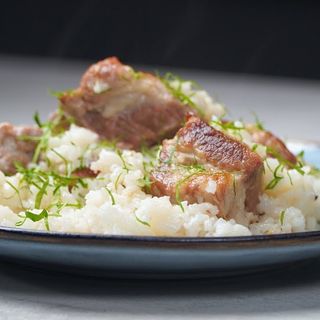 Свинско месо с ориз (350г)