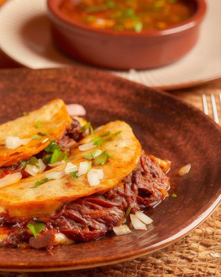 Quesabirrias (2 uds.)