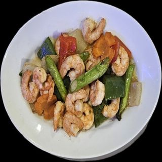 Camarão com espargos salteado