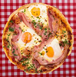 Pizza egg special (33 cm.)
