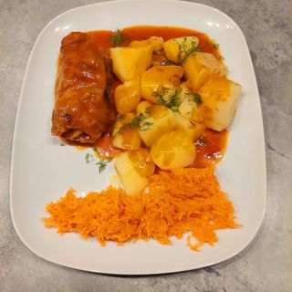 Gołąbek z nadzieniem i ziemniakami