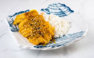 804.- Pollo Curry Katsu
