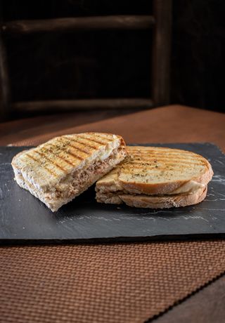 Tosta de Atum (meia ou inteira)