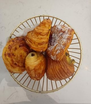 Grande corbeille de viennoiseries