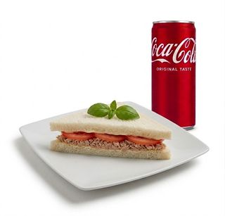 3. Tramezzino tonno e pomodoro + Lattina Coca-Cola